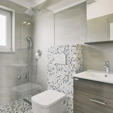 Dennis In With Sea View And Private Pool Only 300 Meters From The Beach * Medulin