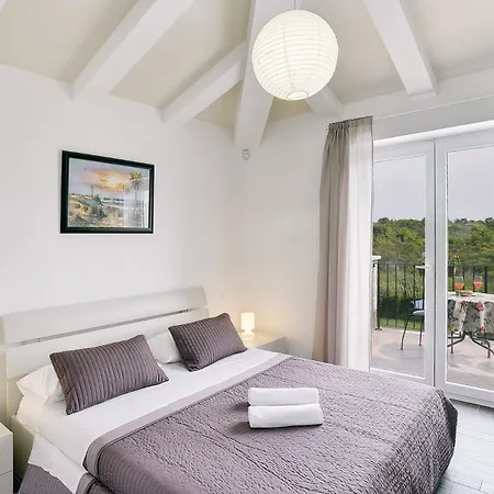 Dennis In With Sea View And Private Pool Only 300 Meters From The Beach * Medulin