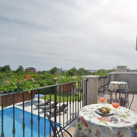 Dennis In With Sea View And Private Pool Only 300 Meters From The Beach Villa *