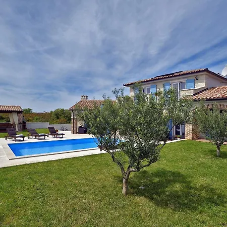 Dennis In With Sea View And Private Pool Only 300 Meters From The Beach Villa